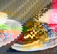 Happy Cloud Cafe - Renee