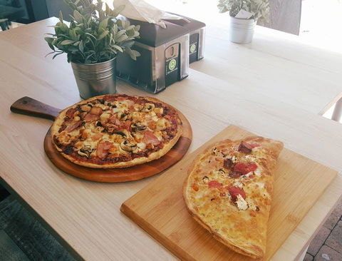 Pitsa Gourmet Bar - Renee 0