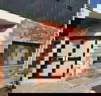 Cluckn Chicken - Qld Realsetate