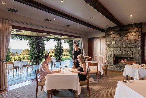 The Peak Restaurant At Spicers Peak Lodge - Renee 0