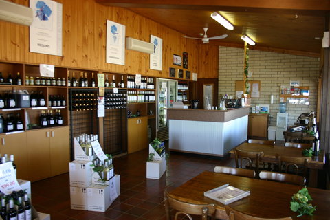 Willow Point Wines Cellar Door And Bottle Shop - Renee 2