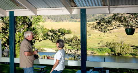 Bellbrook Hotel - Renee 0