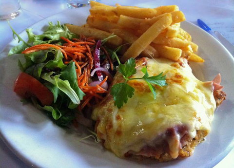 Hotel Beach House Nambour - Qld Realsetate 1