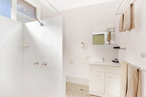 Wingham Motel - Renee 2