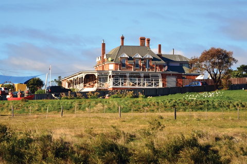 Dunalley Hotel - Internet Find 0