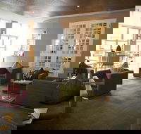 M Bar and Terrace - Mercure Sydney Parramatta - Petrol Stations