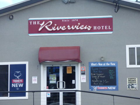 Smithtown Riverview Hotel - Renee 0