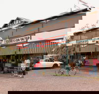 Willawarrin Hotel - Renee