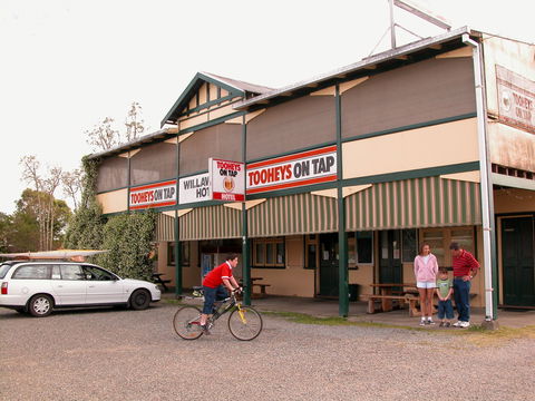 Willawarrin Hotel - Renee 0