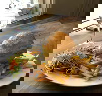 Bowning Hotel Dining - Internet Find