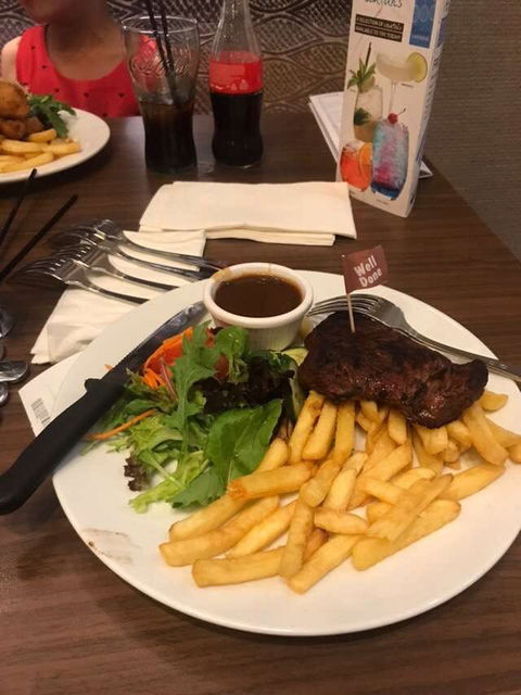 DOOLEYS Waterview Club - Renee 0