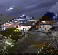 Harry's Cafe de Wheels - Woodbine - Renee