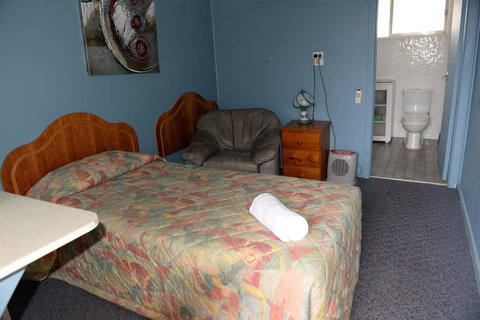 Ardeanal Motel - Renee 38