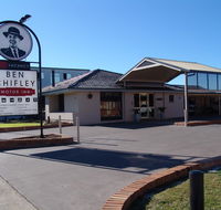 Ben Chifley Motor Inn - Internet Find