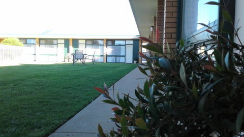 Junee Motor Inn - Qld Realsetate 9