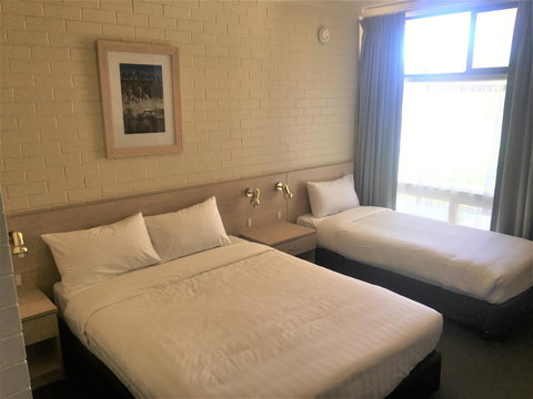 Junee Motor Inn - Qld Realsetate 15