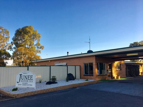 Junee Motor Inn - Qld Realsetate 12