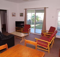 Fleur Cottage 7 Willow Street - Renee