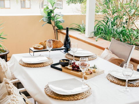 Waves Byron Bay - Renee 21