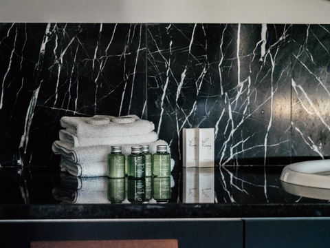 Waves Byron Bay - Renee 17