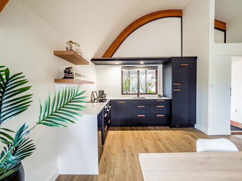 Waves Byron Bay - Renee 13