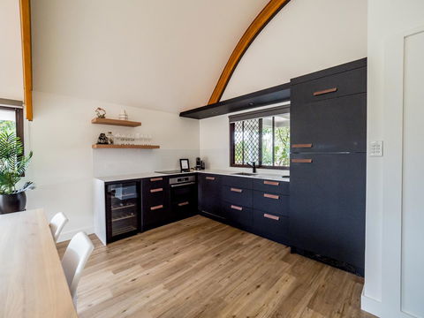 Waves Byron Bay - Renee 12