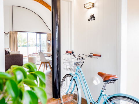 Waves Byron Bay - Renee 6