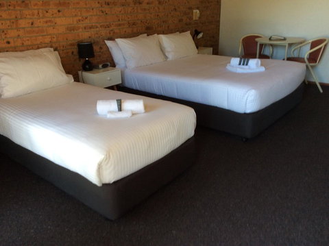 Bega Downs Motor Inn - Renee 5
