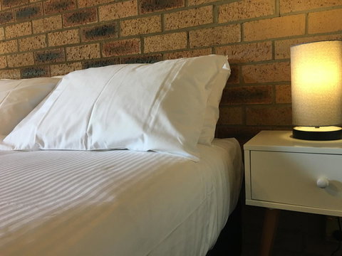 Bega Downs Motor Inn - Renee 7