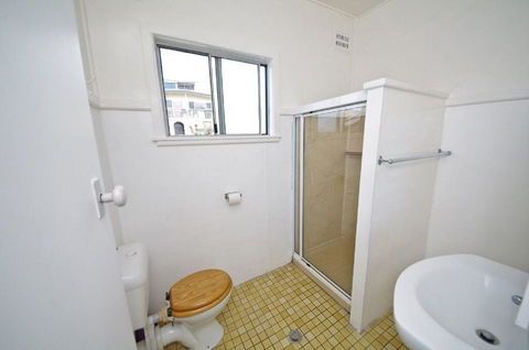 Apollo 1, 9 Hodgson Street - Renee 5