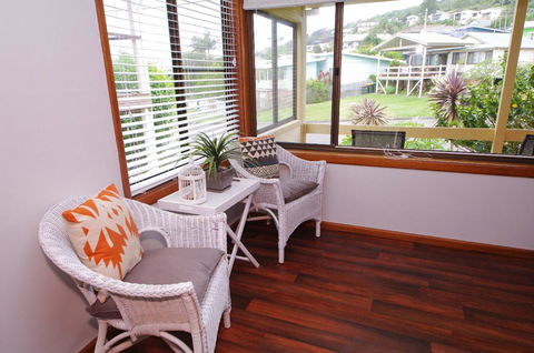 Breakaway, 11 Scott Street - Renee 7