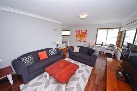 Breakaway, 11 Scott Street - Renee 5