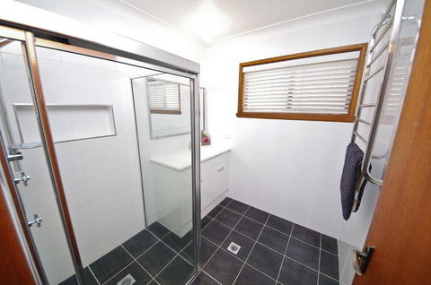 Breakaway, 11 Scott Street - Renee 2