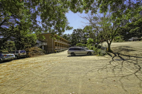 Rest Easy Motel - Swimm 24