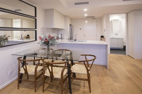 Greenwich Apartment - Internet Find 2