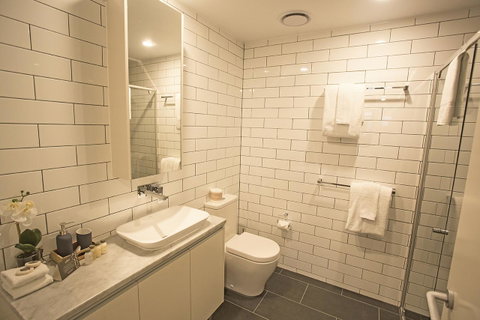 Greenwich Apartment - Internet Find 6