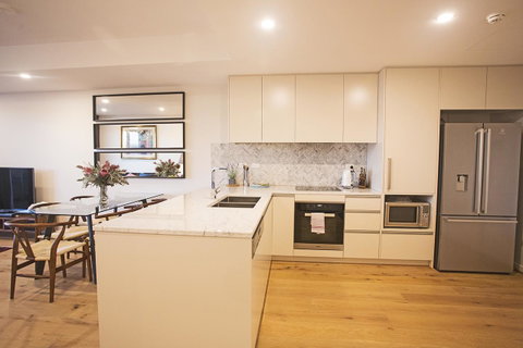 Greenwich Apartment - Internet Find 3