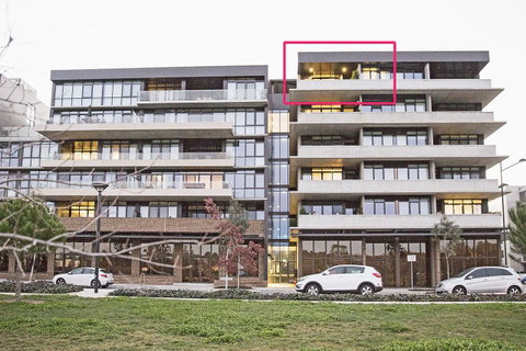 Greenwich Apartment - Internet Find 15