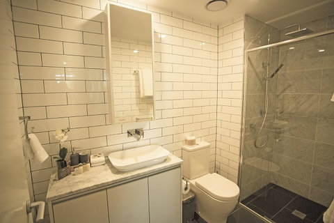 Greenwich Apartment - Internet Find 9