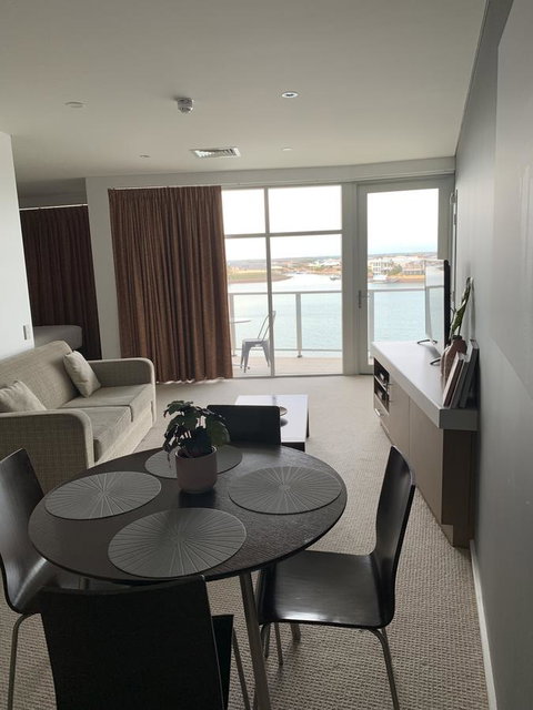 Wallaroo Marina Stayz - Renee 8