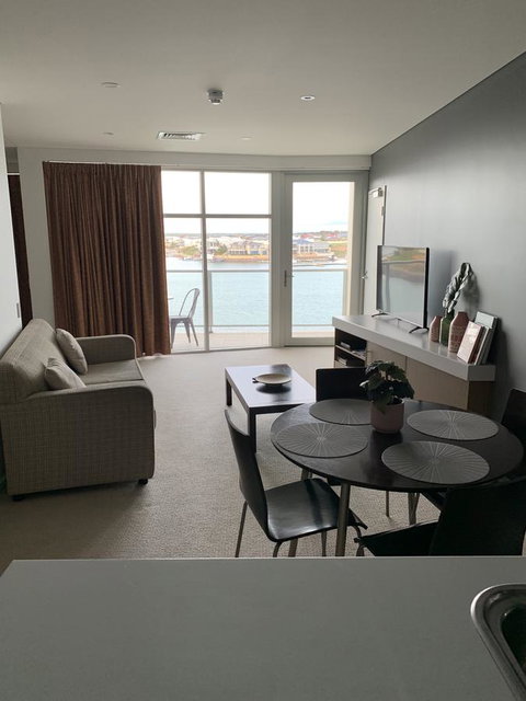 Wallaroo Marina Stayz - Renee 9
