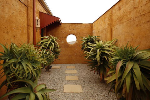 Life-time Private Retreats - Internet Find 42