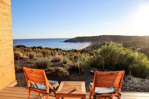 Life-time Private Retreats - Internet Find 14