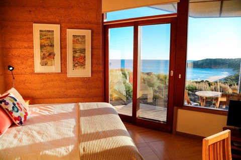 Life-time Private Retreats - Internet Find 17