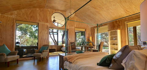 Life-time Private Retreats - Internet Find 36