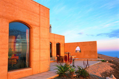 Life-time Private Retreats - Internet Find 41