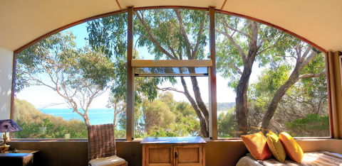 Life-time Private Retreats - Internet Find 38