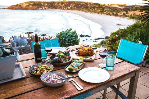 Life-time Private Retreats - Internet Find 23