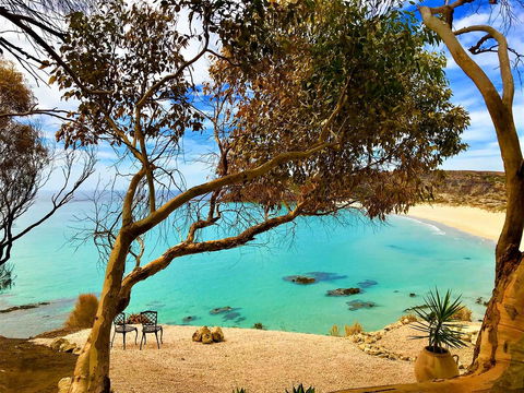 Life-time Private Retreats - Internet Find 30