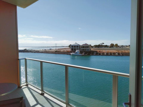 Wallaroo Marina Executive Apartments - Renee 0
